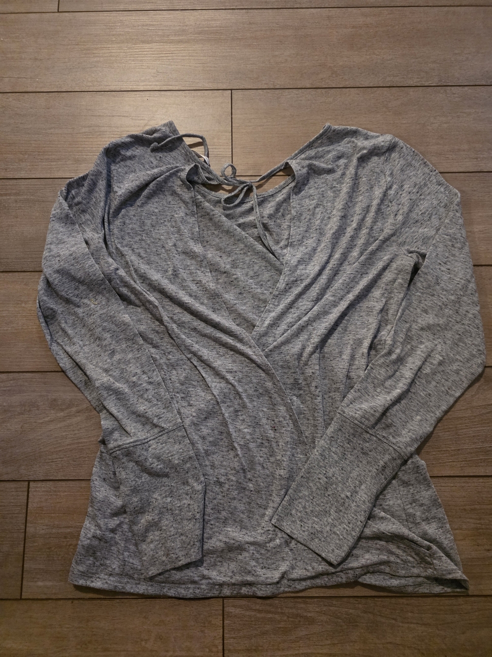 Victoria's Secret Heather Gray Long-Sleeve Top with Back Tie - Picture 4 of 4